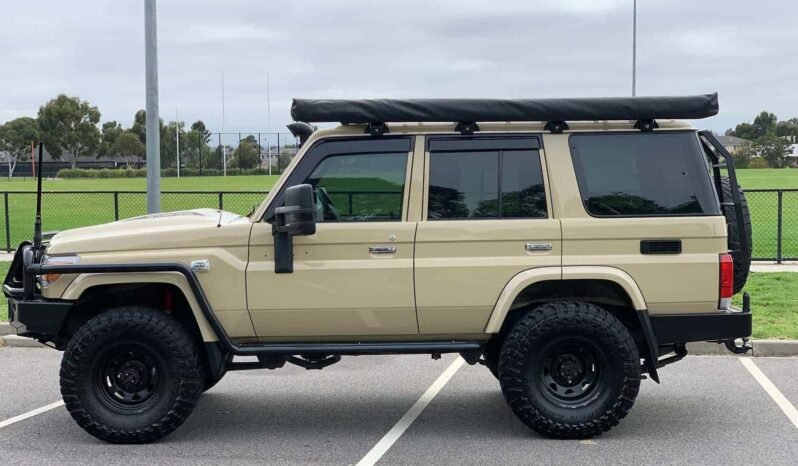 2020 Toyota Land Cruiser 5 doors full