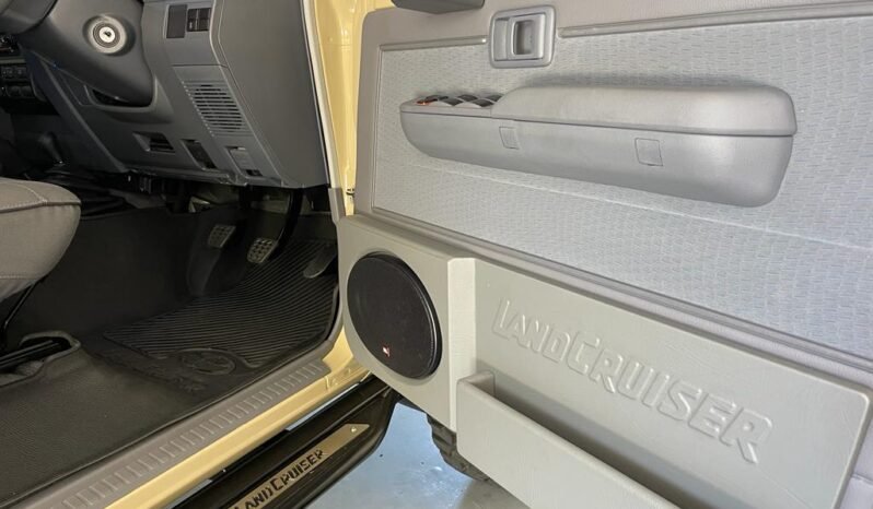 2022 Toyota Land Cruiser 76 Series 4.5 LX V8 Station Wagon full