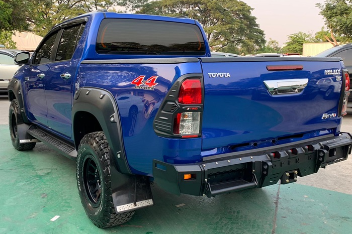 2015 Toyota Hilux Revo full