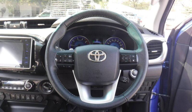 2015 Toyota Hilux Revo full