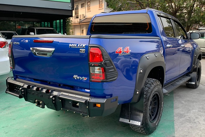 2015 Toyota Hilux Revo full