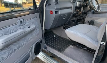 2016 Toyota Land Cruiser Pickup full