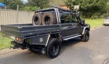 2016 Toyota Land Cruiser Pickup full