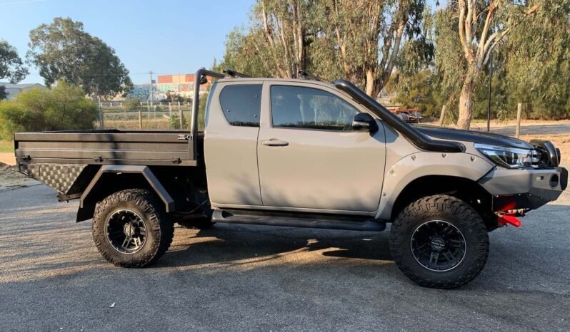 2017 Toyota Hilux single cubs full