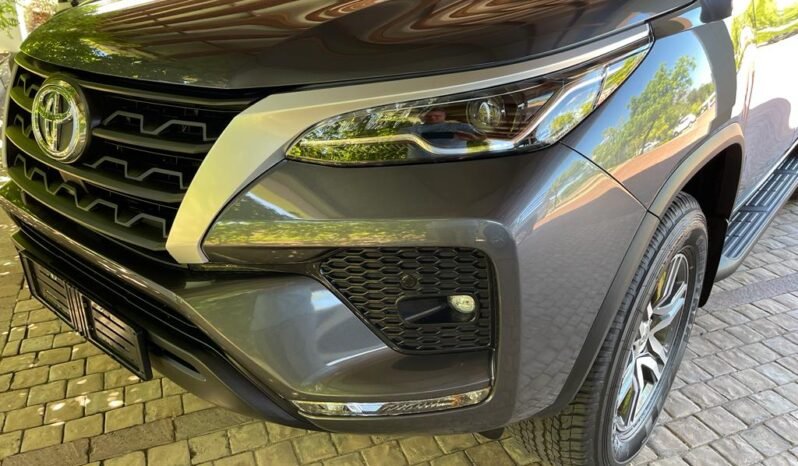 2022 Toyota Fortuner 2.4 GD6 Auto 4×4 full