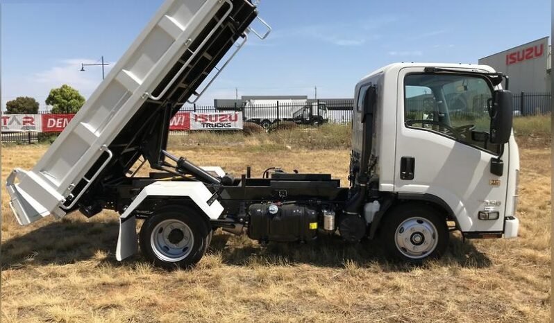 2022 Isuzu N Series NLR 45-150 Tipper full