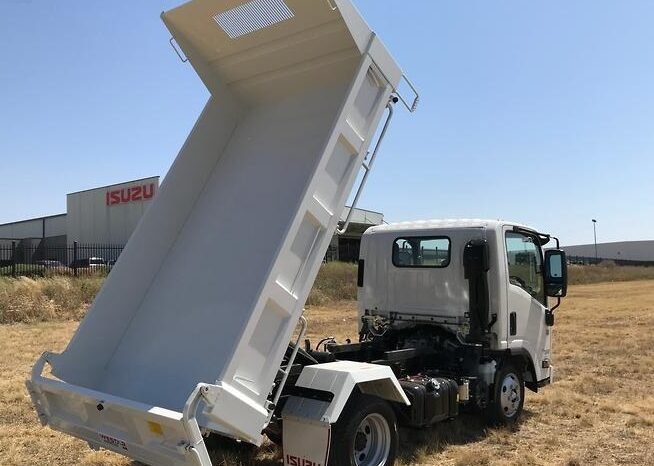 2022 Isuzu N Series NLR 45-150 Tipper full