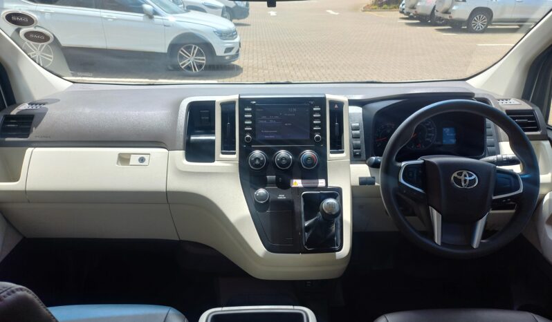 2023 Toyota Hiace 2.8 GL 11 Seater full