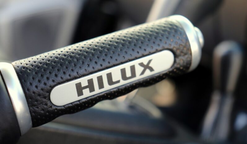 2015 Toyota Hilux Invincible double cab full