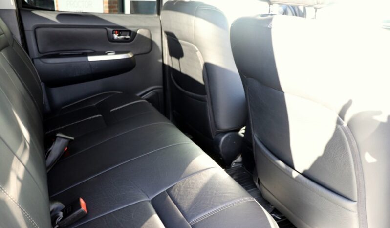 2015 Toyota Hilux Invincible double cab full