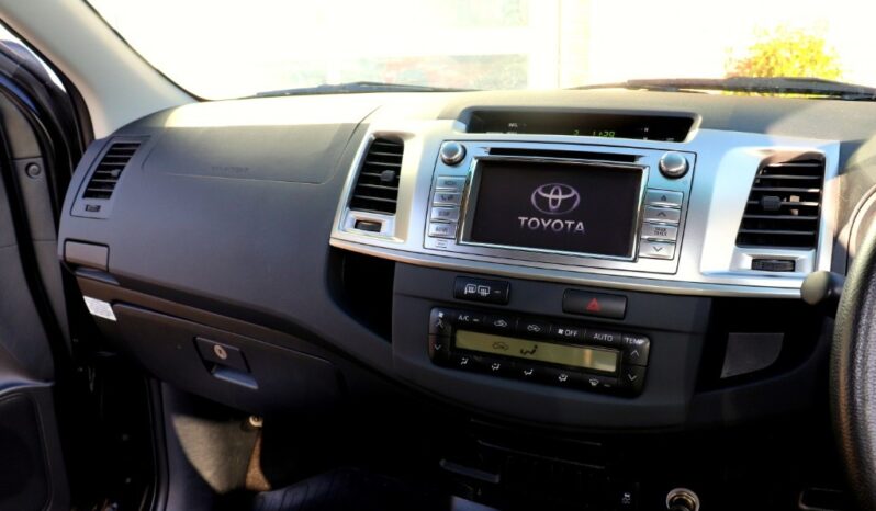 2015 Toyota Hilux Invincible double cab full