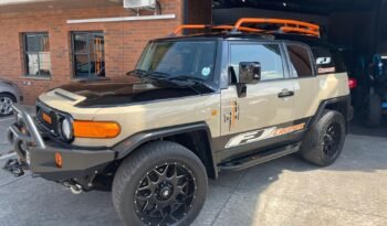 2012 Toyota FJ Cruiser full