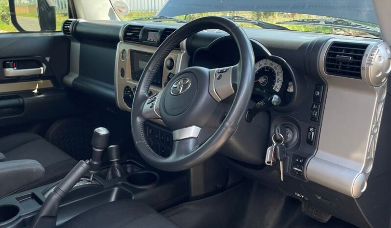 2012 Toyota FJ Cruiser full