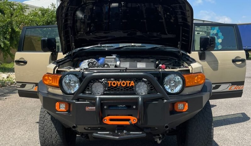 2012 Toyota FJ Cruiser full