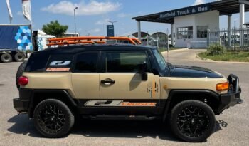 2012 Toyota FJ Cruiser full