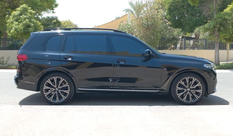 BMW X7 Mkit Xdrive 50i V8 4.4L Twin Turbo full