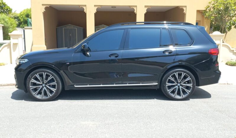 BMW X7 Mkit Xdrive 50i V8 4.4L Twin Turbo full