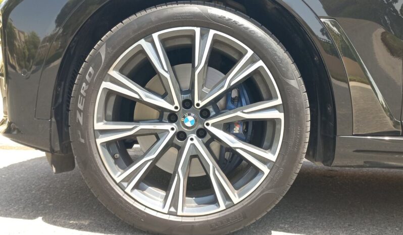 BMW X7 Mkit Xdrive 50i V8 4.4L Twin Turbo full
