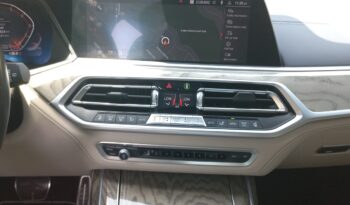 BMW X7 Mkit Xdrive 50i V8 4.4L Twin Turbo full