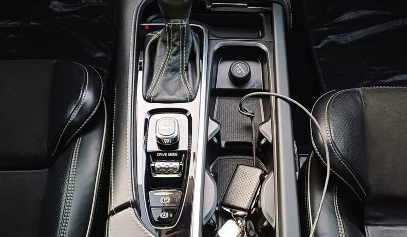 Volvo XC90 T6 R-Design 2.0L Turbo full