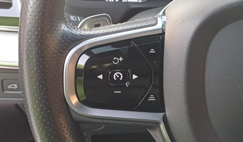 Volvo XC90 T6 R-Design 2.0L Turbo full