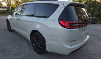 2021 Chrysler Pacifica full