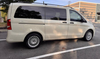 2019 Mercedes-Benz Metris full