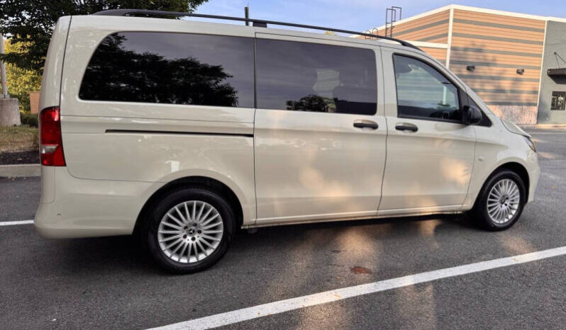 2019 Mercedes-Benz Metris full