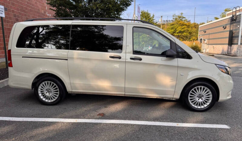 2019 Mercedes-Benz Metris full