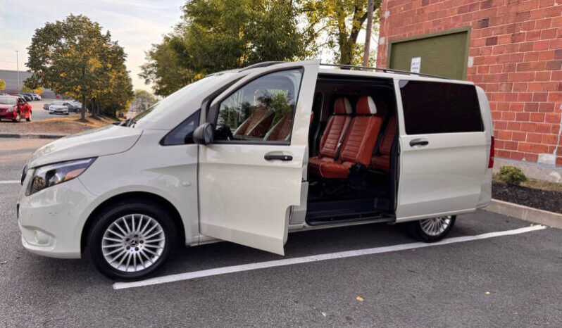 2019 Mercedes-Benz Metris full