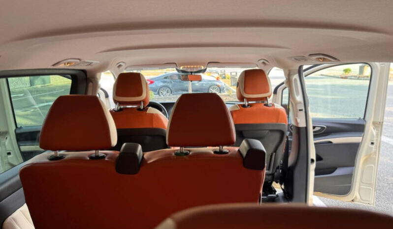 2019 Mercedes-Benz Metris full