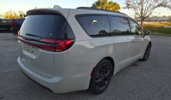 2021 Chrysler Pacifica full