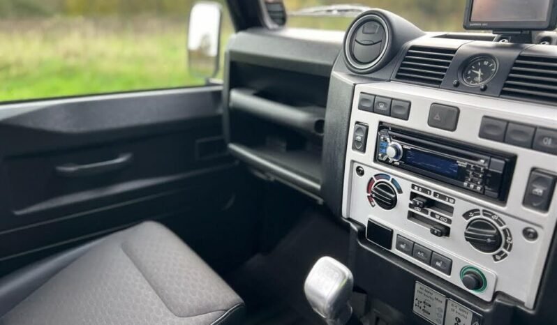 2009 Land Rover 90 Defender SVX full