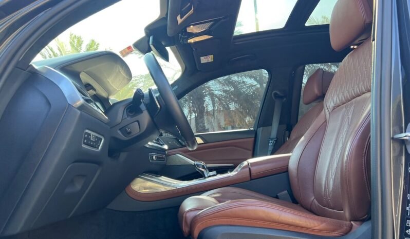 2021 BMW X7 M50i V8 4.4L. full