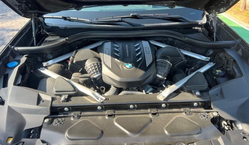 2021 BMW X7 M50i V8 4.4L. full