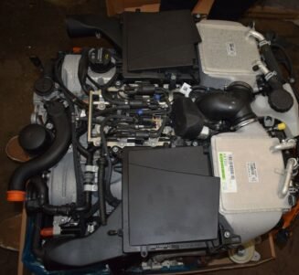 Mercedes W222 S680 engine - Image 6