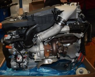 Mercedes W222 S680 engine - Image 7