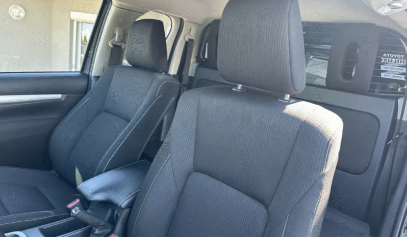 2021 Toyota Hilux 2.8L 204 CV D-4D AT 4X4 LEGENDE EDITION EXTRA full
