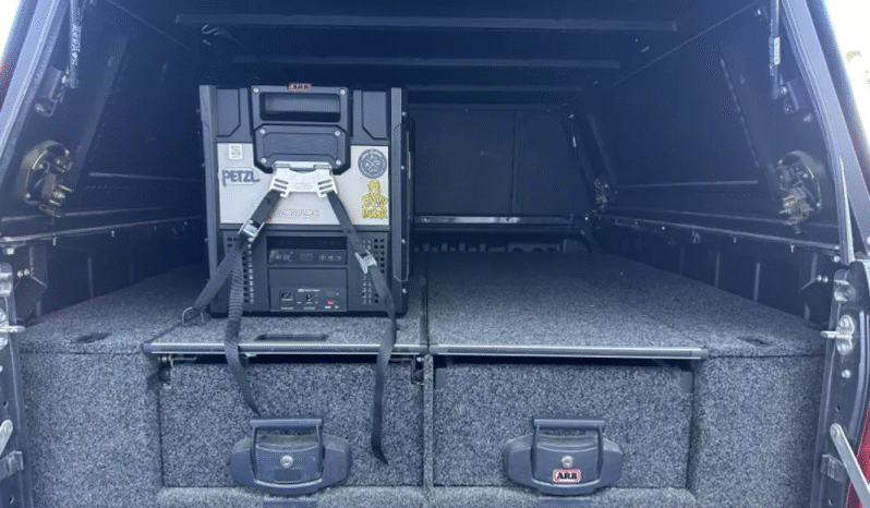 2021 Toyota Hilux 2.8L 204 CV D-4D AT 4X4 LEGENDE EDITION EXTRA full